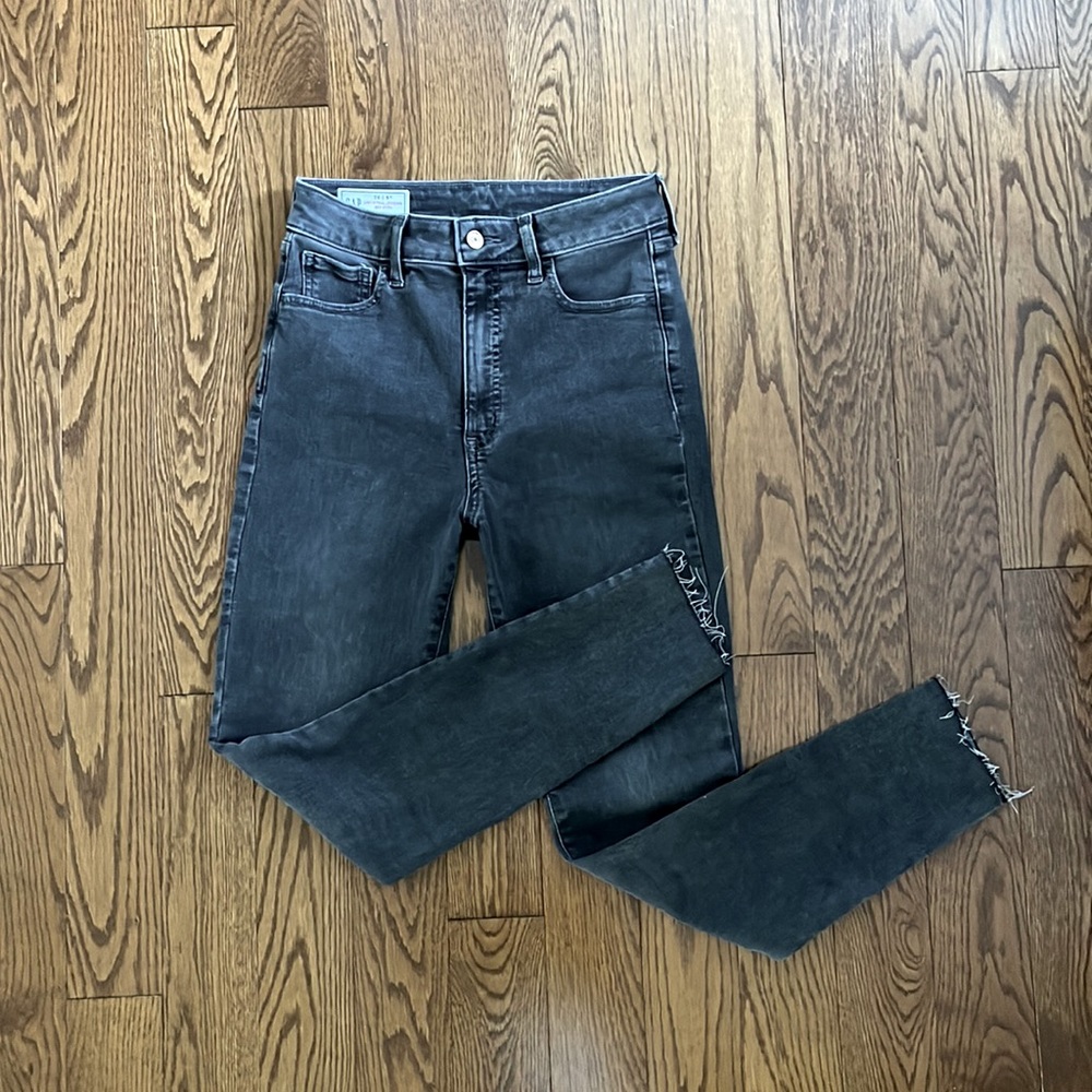 GAP Universal Jegging Sky High Grey Wash Jeans